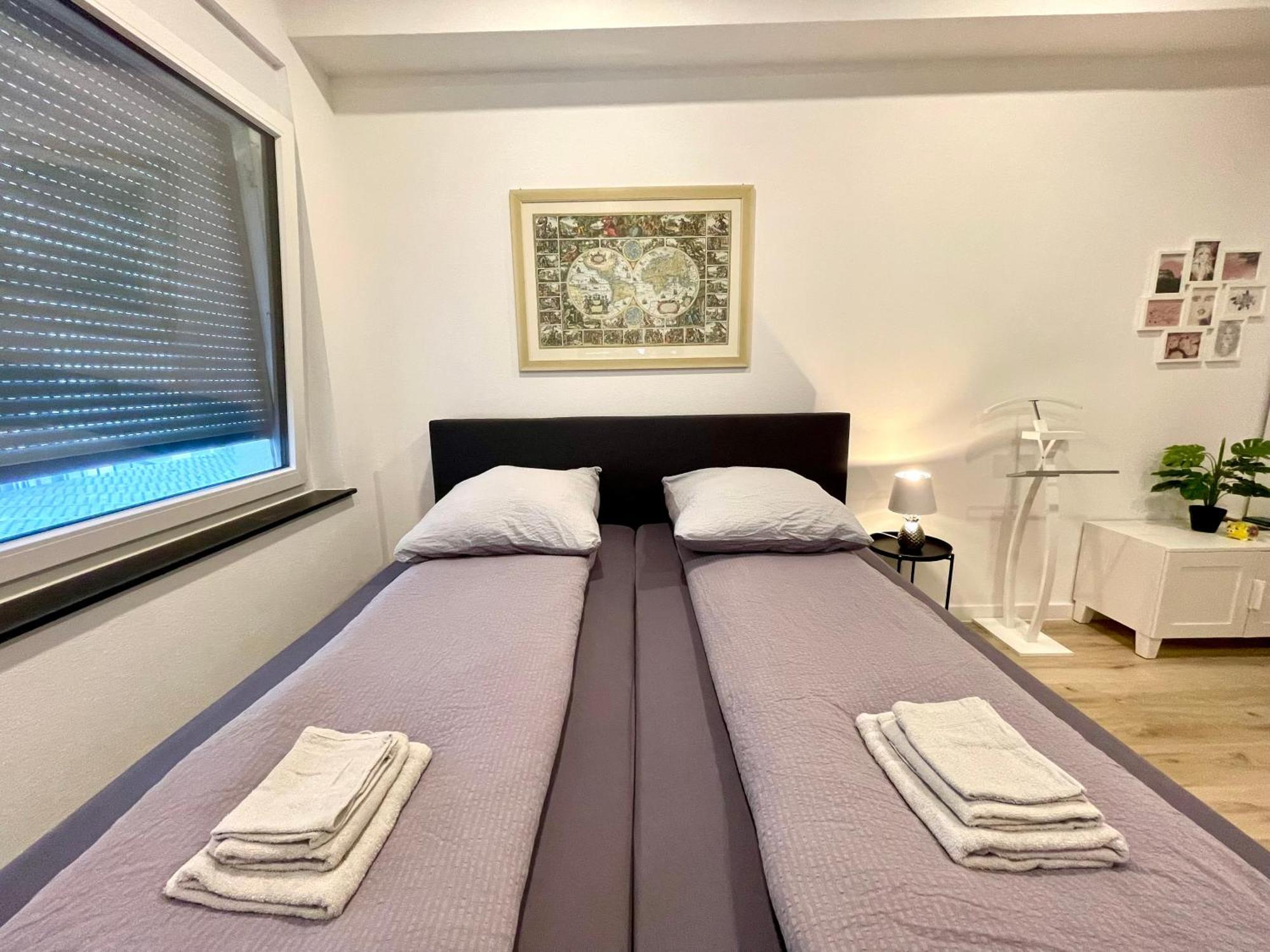 Neu Wunderschoenenes Weisses Apartament Am Schloessle Zentrum Goldstadt Pforzheim Extérieur photo
