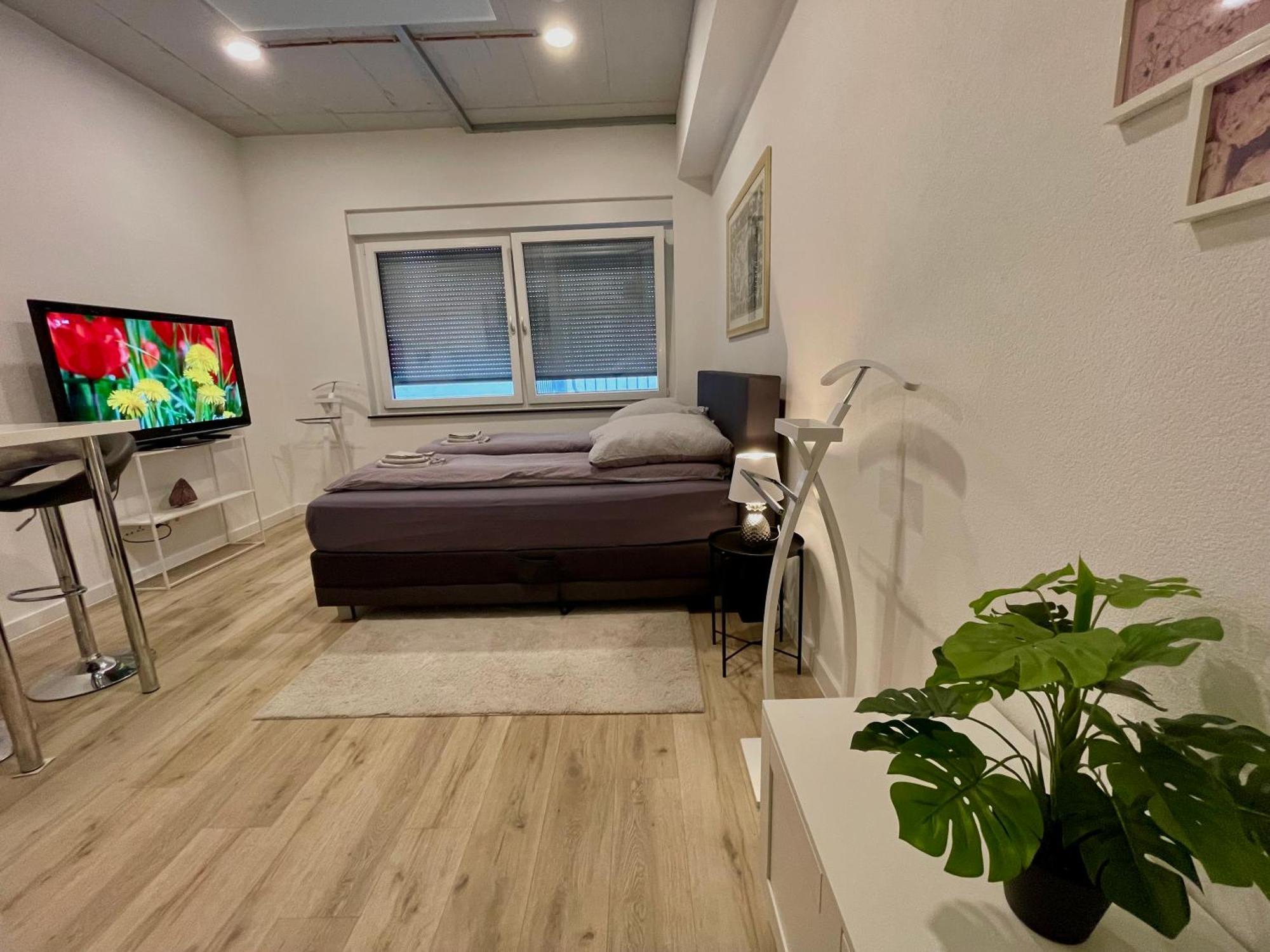 Neu Wunderschoenenes Weisses Apartament Am Schloessle Zentrum Goldstadt Pforzheim Extérieur photo