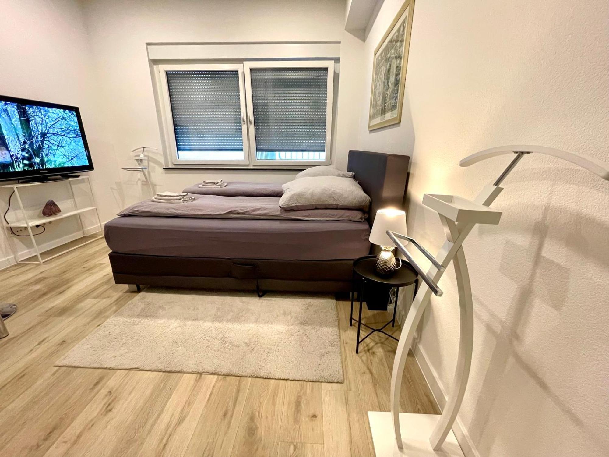 Neu Wunderschoenenes Weisses Apartament Am Schloessle Zentrum Goldstadt Pforzheim Extérieur photo