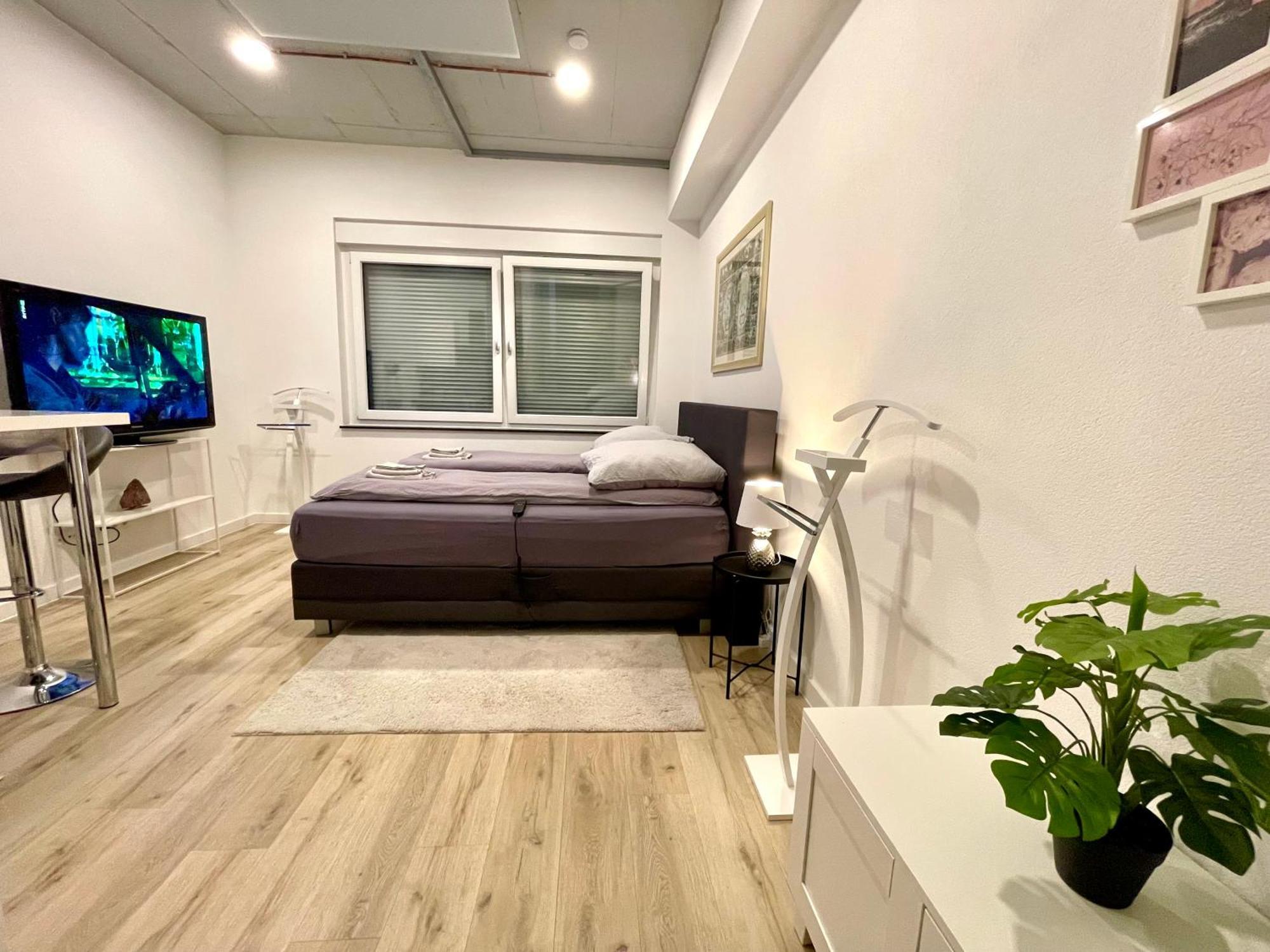 Neu Wunderschoenenes Weisses Apartament Am Schloessle Zentrum Goldstadt Pforzheim Extérieur photo